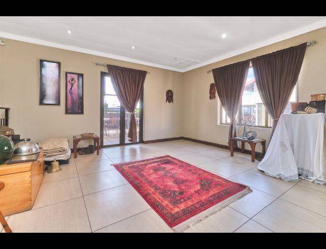 3 BEDROOM CLUSTER FOR SALE IN BARBEQUE DOWNS